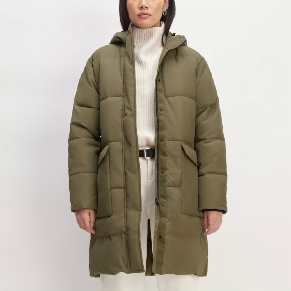 Everlane Long Puffer Coat in Kalamata